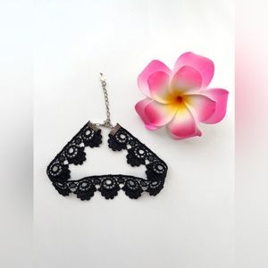 Choker necklace - floral